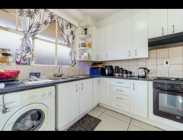 2 BEDROOM APARTMENT FOR SALE IN FLORIDA